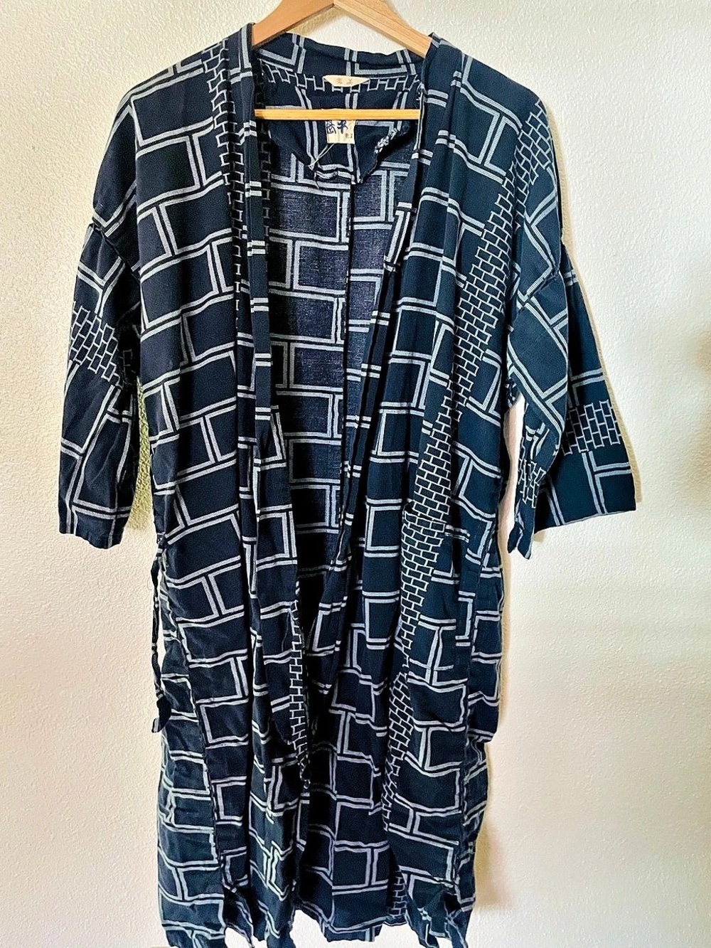 KOIBI Geometric Open Front Kimono Robe in Blue & White Size Medium